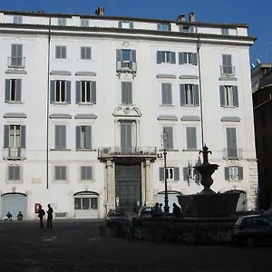 Piazza Farnese Apartment