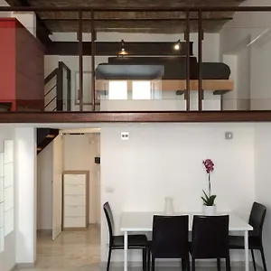 Inner House Apartment