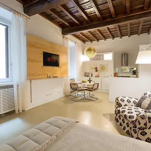 Gold Spanish's Steps Apartment