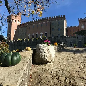 https://castello-di-valenzano-arezzo.it-tuscanyhotel.com